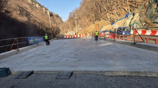 경북 청도군 도로건설공사 중 교면방수